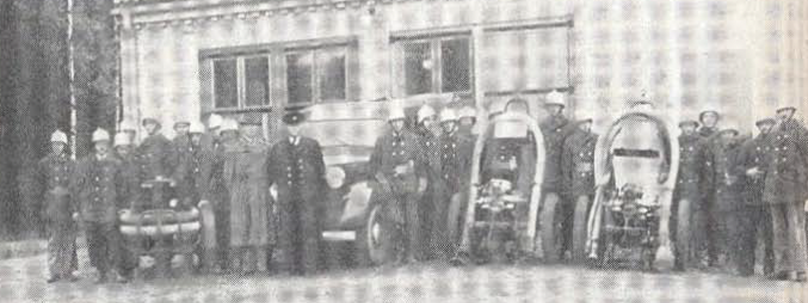Svartbild gammal bild från Järfälla brandstation