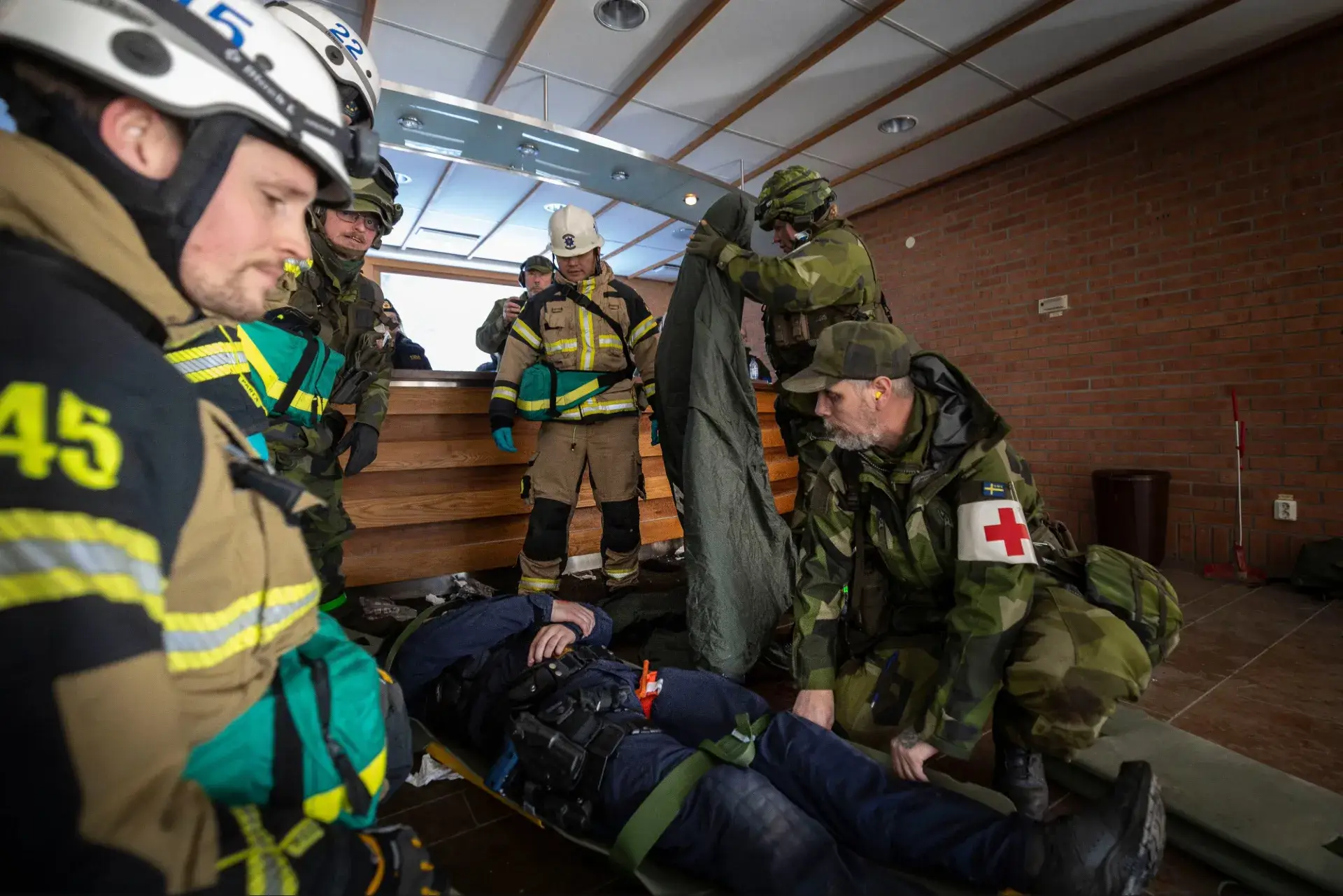 Brandmän och försvaret övar tillsammans